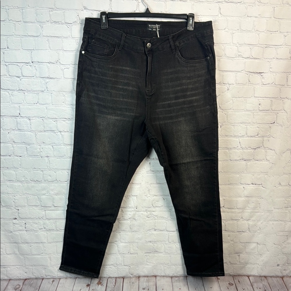 BloomChic Black Skinny Jeans High-Rise Stretch - Picture 2 of 7